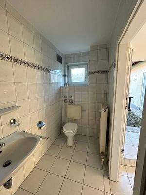 E 709 Badezimmer Ansicht 3.jpeg