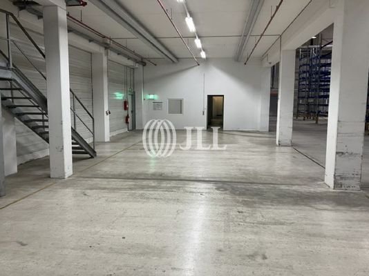 Fläche unterhalb Mezzanine mit
