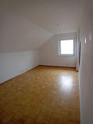 Zimmer wahlweise als Büro oder Kinderzimmer