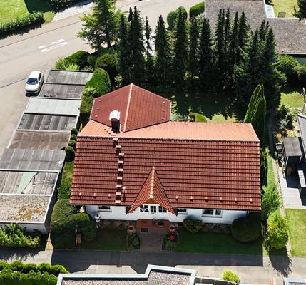 Gebäude mit Garten von oben