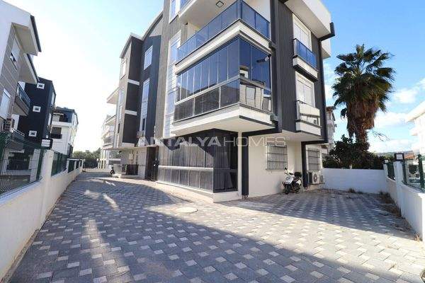 Duplex Apartment Near the Tram in Antalya Kepez