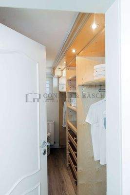 Ankleideraum im Kellerbereich