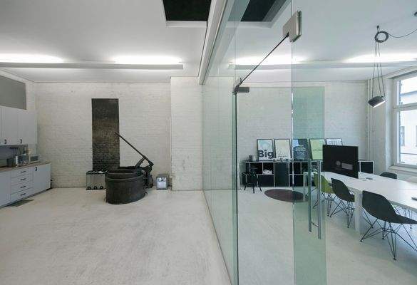 L 144 - 4. OG - historischer Giesskessel 