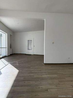 2FFE34D5-EDD9-4CB4-8B3A-10F624E706E8_1_105_c