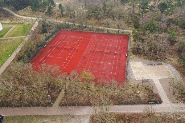 Tennis- & Bouleplatz