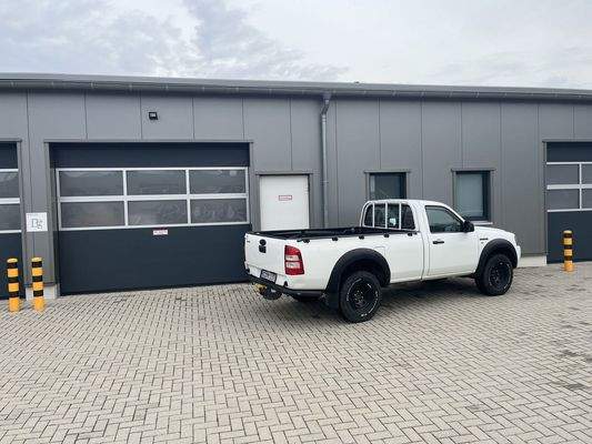 akt. Bild, Hallenfront Mitte 