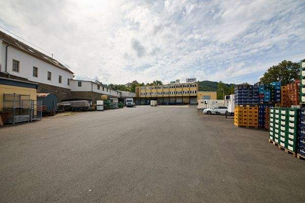 Großer Werkshof ca. 2.500 qm