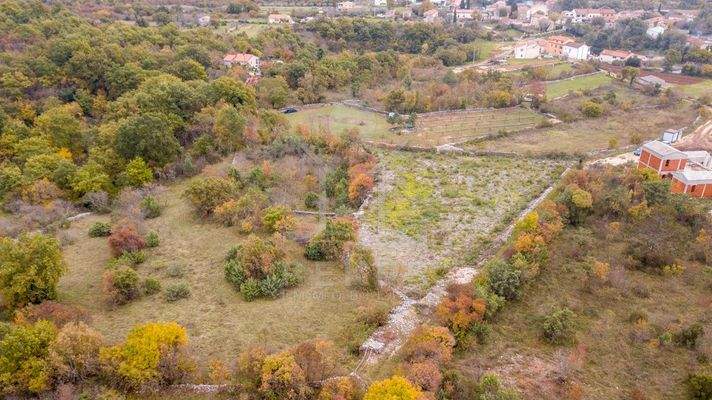 Baugrundstück am Dorfrand für ländliches Wohnen