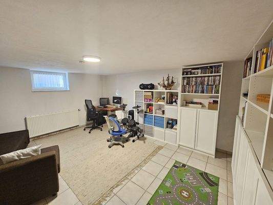 Untergeschoss mit Arbeits- bzw. Gästezimmer