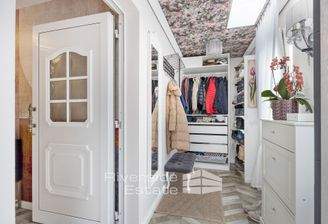 Windfang mit Garderobe 