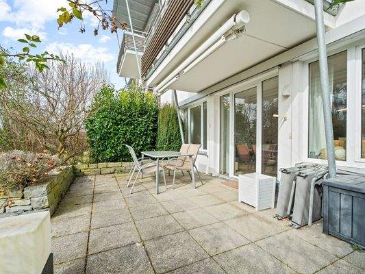 Südterrasse mit Markise