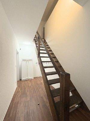 Treppe zum Obergeschoss
