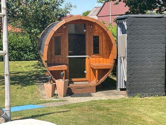 IMG 5933 Fasssauna Garten.JPEG