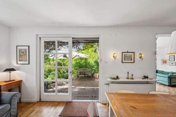 Aus dem Essbereich zur Terrasse