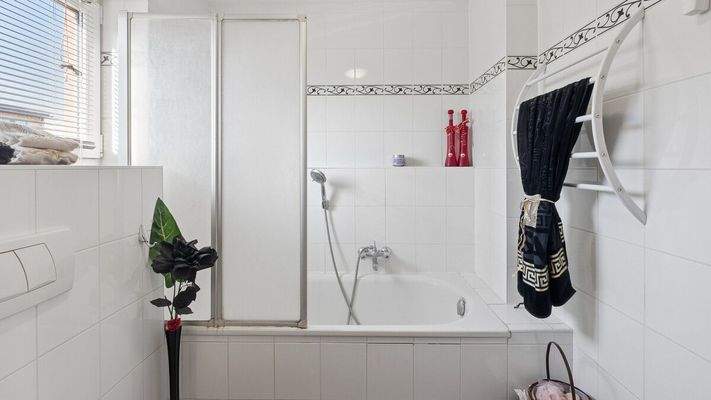 Wannenbad im Obergeschoss