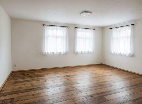 Wohnen OG Beispiel 2 - (KI generiert)