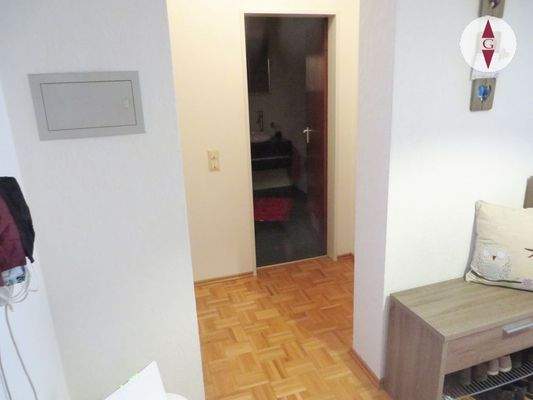 Flur-Durchgang bad+schlafzimmer (1).jpg