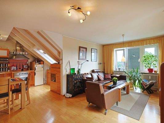 Offen gestalteter Wohn- und Essbereich