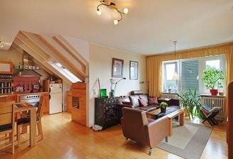 Offen gestalteter Wohn- und Essbereich