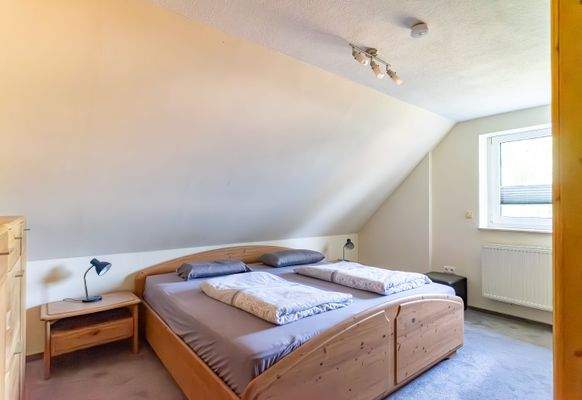 Zimmer/OG- Wohnung 1