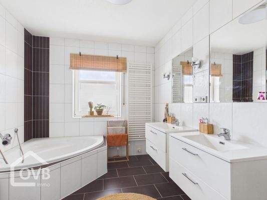 Dusch-/ Wannenbad DG