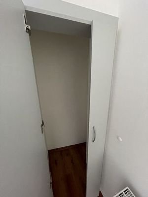 Einbauschrank/Abstellraum Wohnzimmer