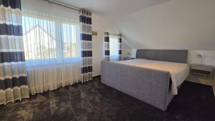 Großes Schlafzimmer Ansicht II