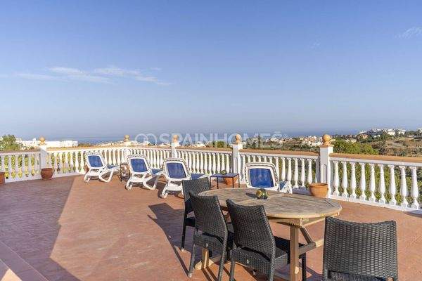 Stylish House with Pool in Montealto Benalmadena