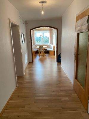 EG Flur Blick zu Esszimmer