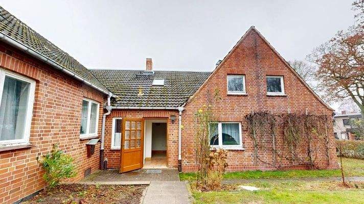 Sanierungsbedurftige-Doppelhaushalfte-mit-groem-Potenzial-Traumgrundstuck-11282025_144438