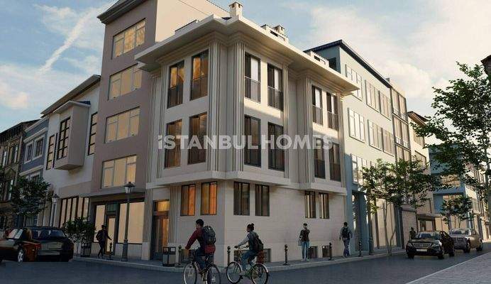 4-Storey Real Estate with Urban Transformation in Istanbul Fatih