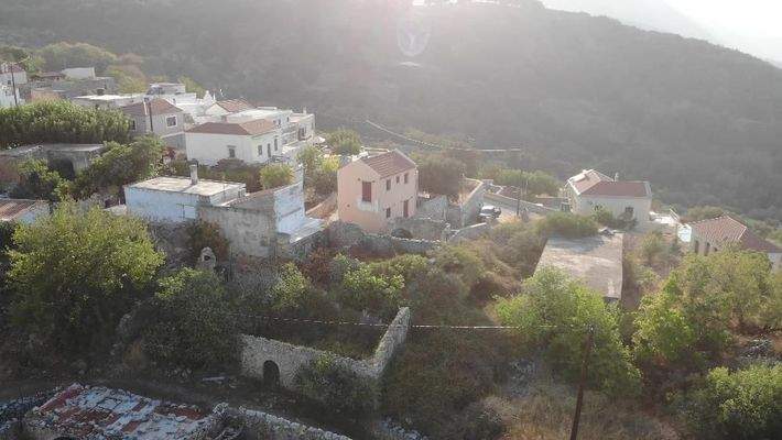 Kreta, Patima: Zweistöckiges Haus mit Berg- und Meerblick sowie zusätzlicher Ausbaumöglichkeit zu verkaufen