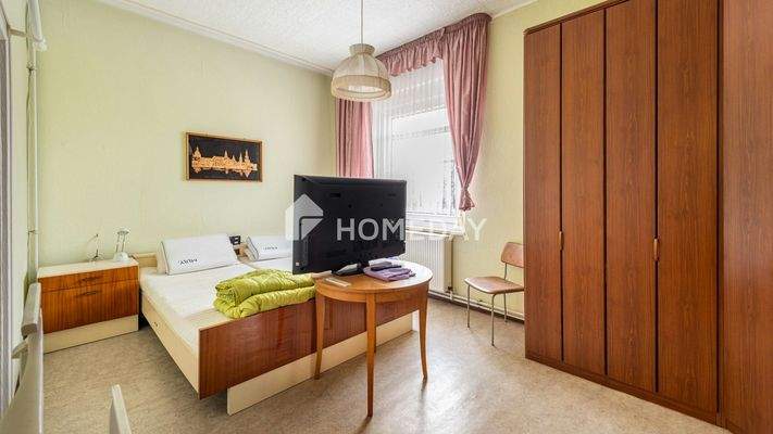 1. OG Schlafzimmer 1