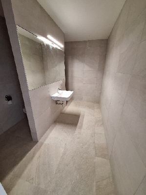 Bad mit WC und Dusche