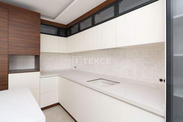 Detached House with Spacious Garden in Belek, Antalya