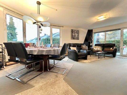 Offener Wohn- und Essbereich