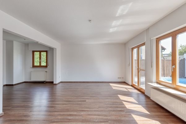 Genießen Sie über das Wohnzimmer den direkten Zuga