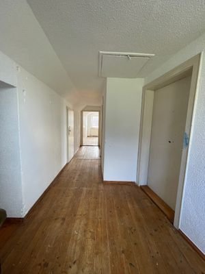 27_Flur Dachgeschoss.JPG