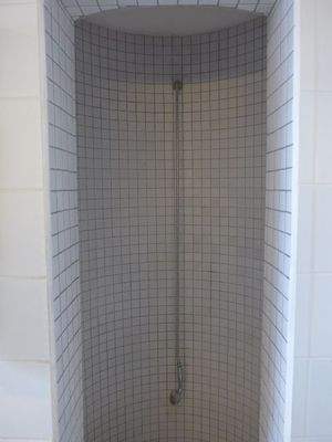 Dusche im großen Bad.JPG
