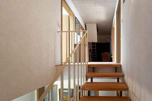 Flur im OG mit Dachbodentreppe