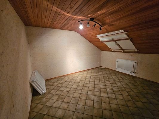 Zimmer III mit Küchenanschl.