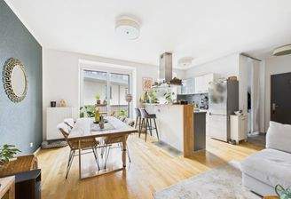 CAM04191G0-PR0061-STILL001 (1)