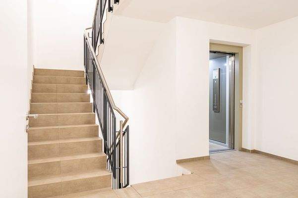 Treppenhaus Aufzug