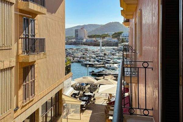 Blick vom Schlafzimmer, sowie vom Balkon des Wohnzimmers