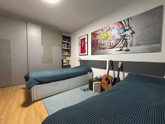 Zimmer mit viel Stellfläche