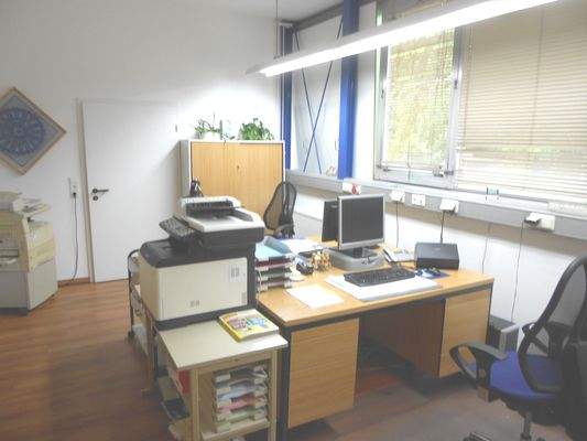 Büro 1 mit 2 Arbeitsplätzen