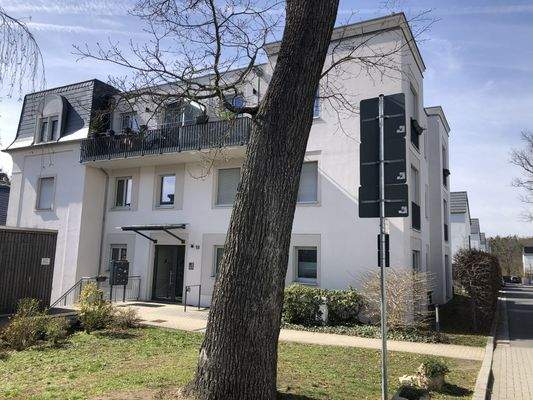 Eingang Hermann-Hesse-Straße 18.jpg