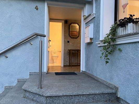 Eingang mit 1. Gäste WC