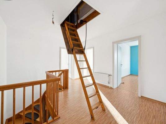 Treppe zum Dachboden