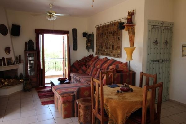 Schöne Wohnung und Restaurant auf Kreta zum Verkauf